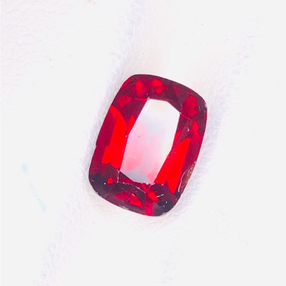 Reddish Garnet 3.30 CT's Attractive Piece